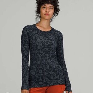 NWOT LULULEMON swiftly long sleeve